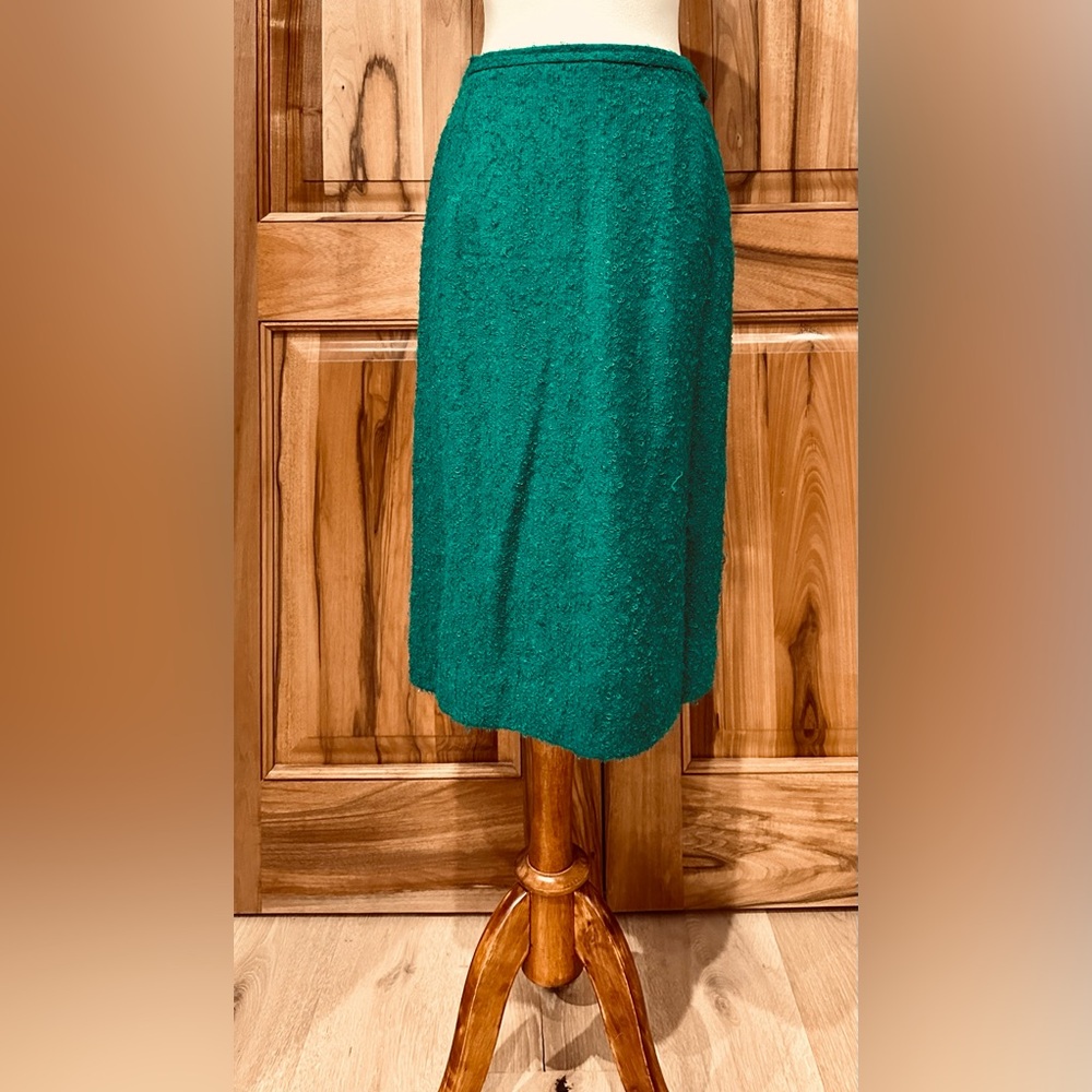 VTG 60s Beeline Fashions 100% Wool Bouclé Pencil Skirt in Vivid Green - EUC - 6